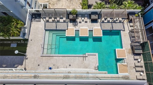 1010 SW 2nd Ave 1000