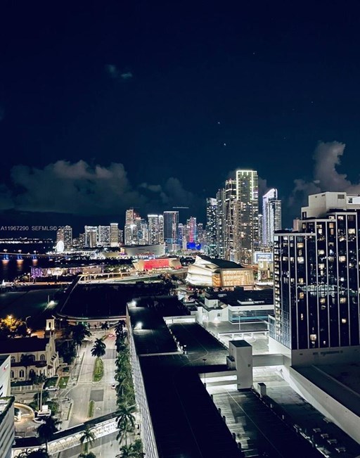 1750 N Bayshore #2710 1700