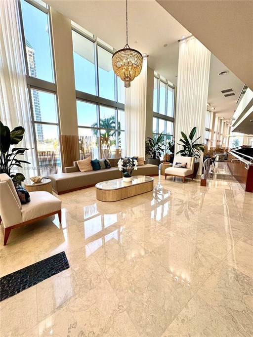 18683 Collins Ave 18600