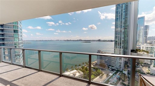 650 NE 32nd St 600