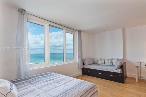 2301 Collins Ave 2300
