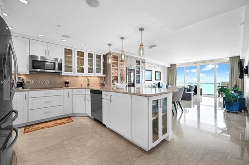 5601 Collins Ave 5600