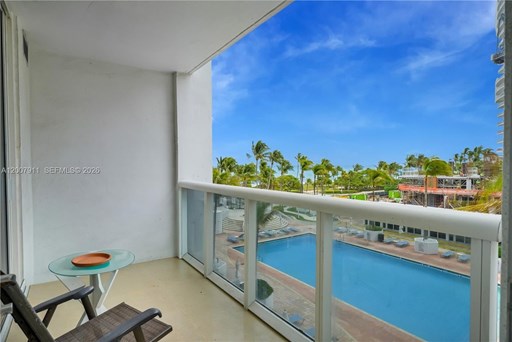 10275 Collins Ave 10200