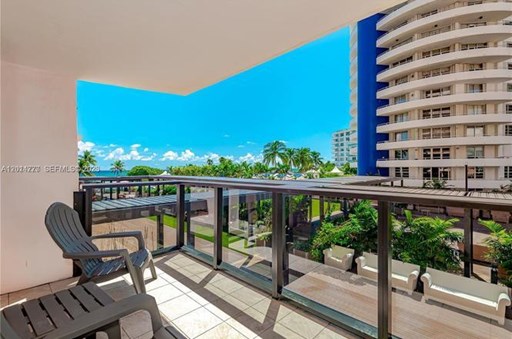 5225 Collins Ave 5200