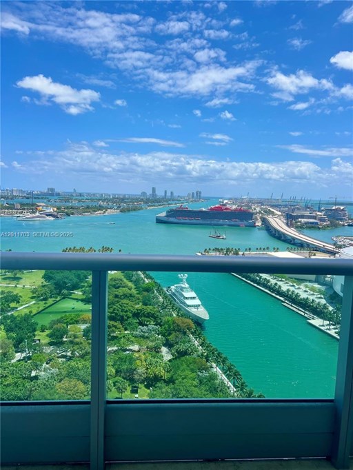 900 Biscayne Blvd #2904 900