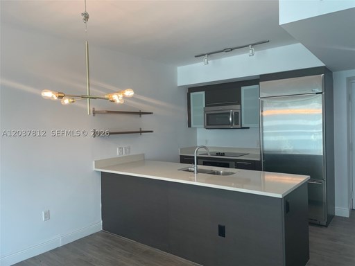 500 Brickell Ave #1906 500