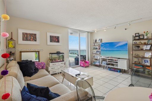 2401 Collins Ave #1612 2400