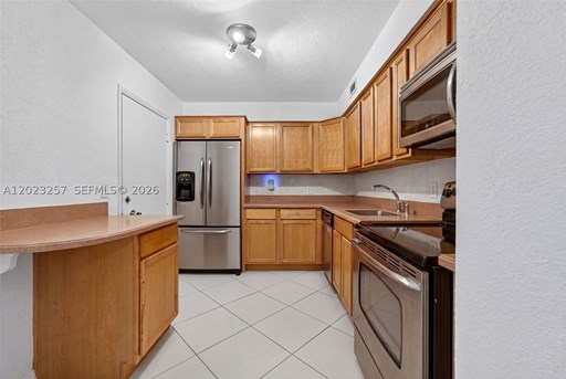 6770 Indian Creek Dr #5D 6700