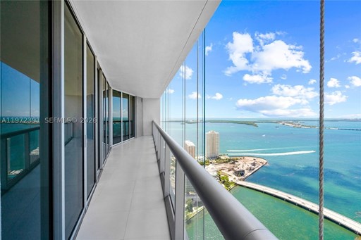 495 Brickell Ave #4705 400