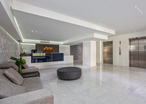 6423 Collins Ave #809 6400