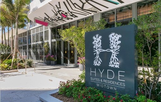 121 NE 34 St #901 100