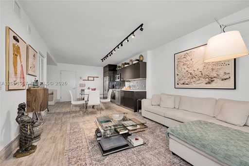 31 SE 6th St #304 0