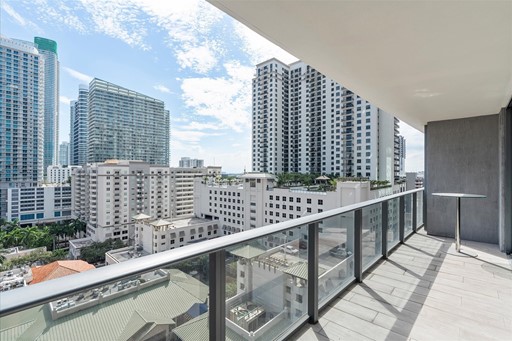 45 SW 9th #1005 0
