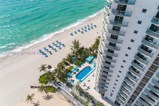 18683 Collins Ave #510 18600