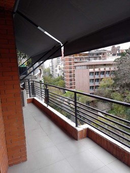 Balcon al frente