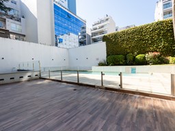 Piscina c/solarium