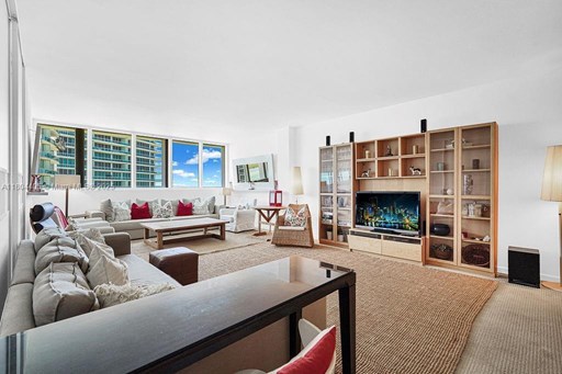 Collins Ave 10200