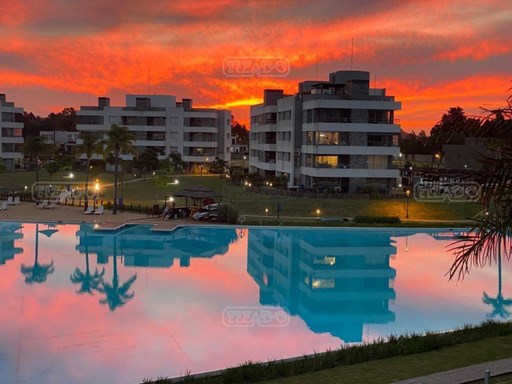 Lagoon Pilar Caamaño 1000