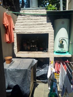 PATIO CON PARRILLA