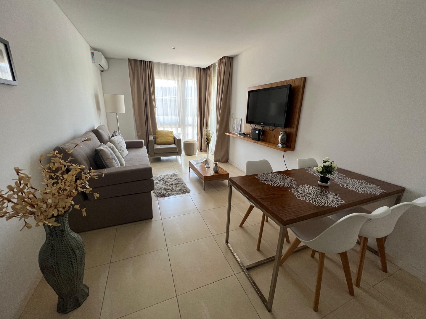YM. Alquiler Departamento 2 Amb con Balcon y Vista a la Bahia en Bahía Grande Nordelta