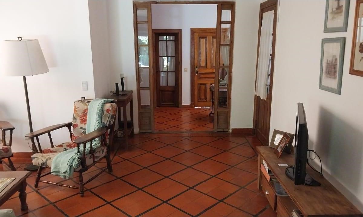 1857616538.jpg