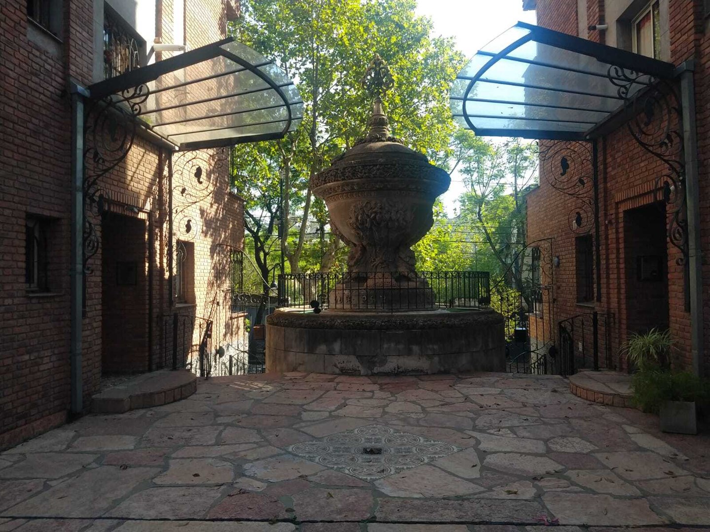 Av. Perón 400