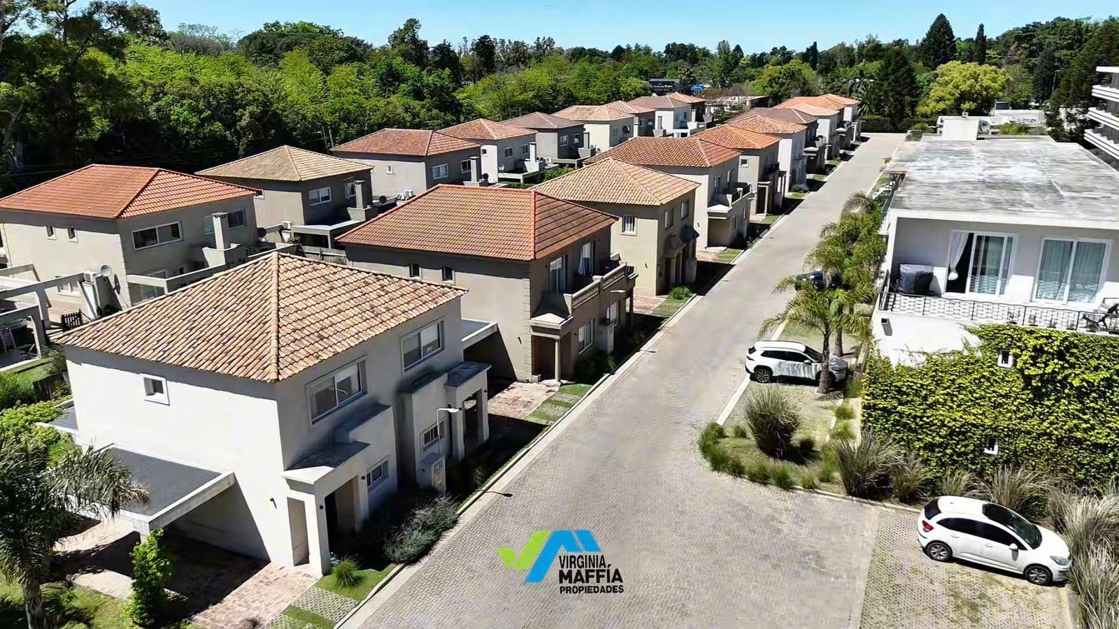 Edificio Saravi Village