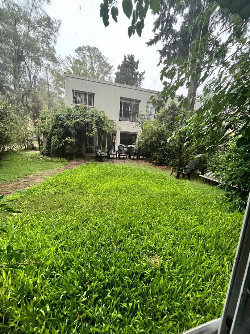 Casas del Parque Barrio Cerrado, Saraví 2800