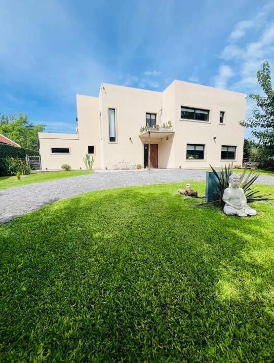 Av. Bartolomé Mitre 800