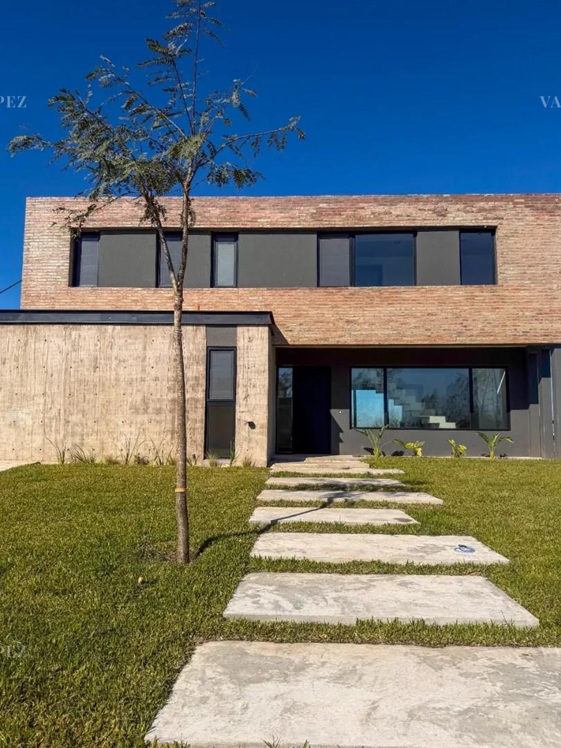 Puertos del Lago Barrio Amarras