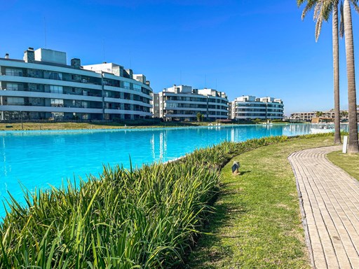 LAGOON CRYSTAL PILAR