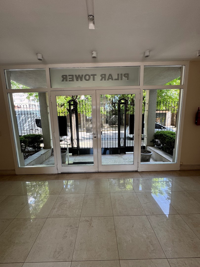 Pilar Tower Calle Lorenzo Lopez 300