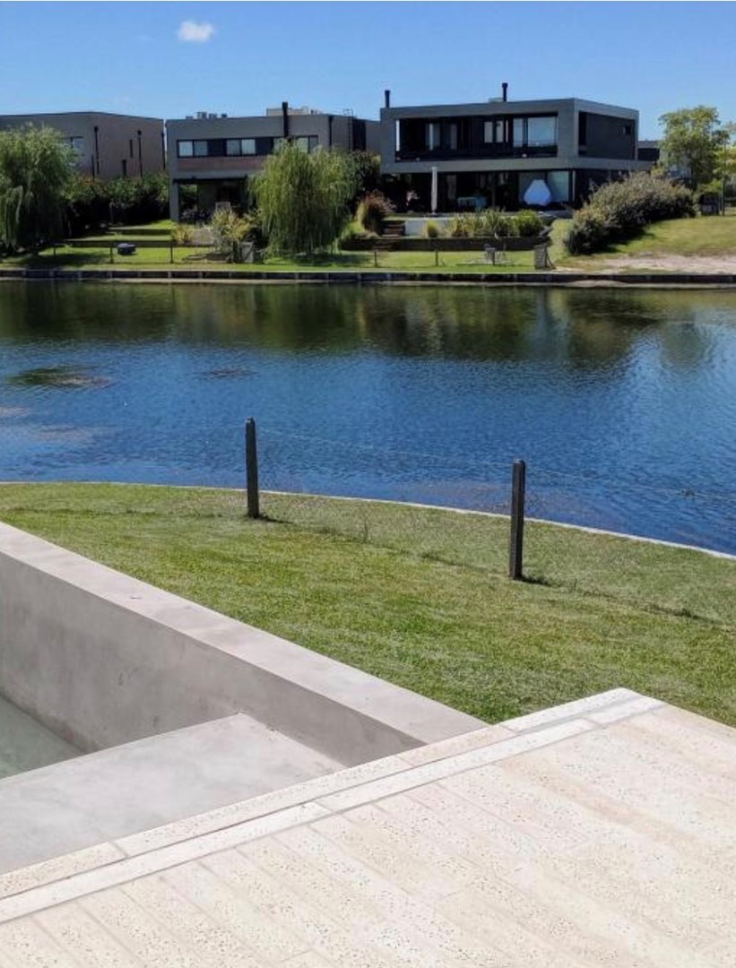 Barrio Ceibos, Puertos del Lago