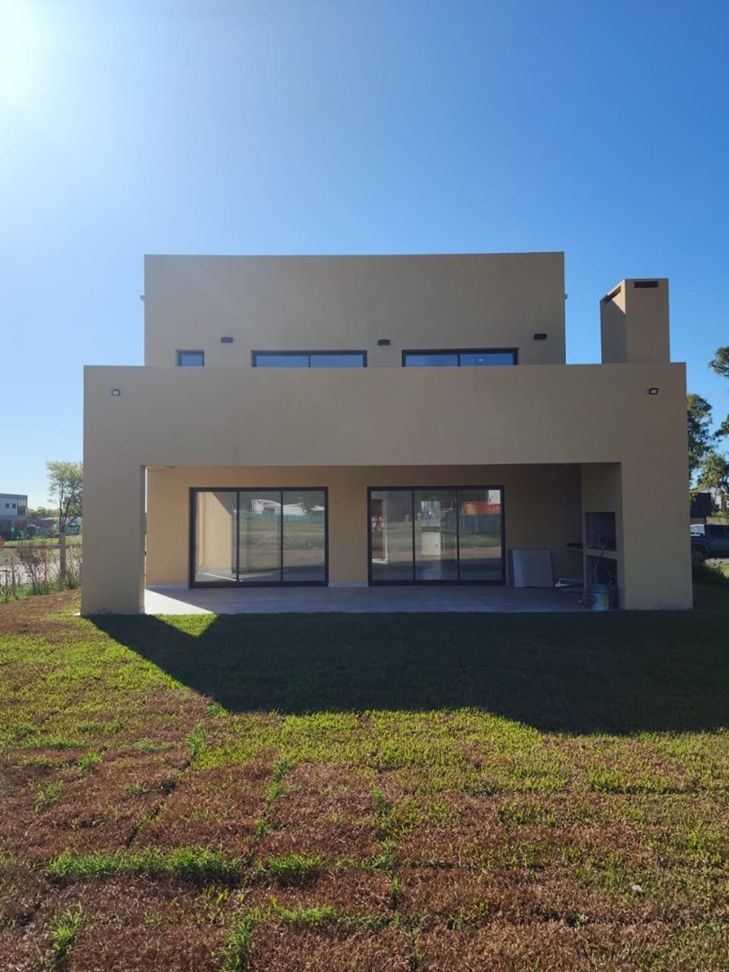 Santa Sofia, Pilar de Este.