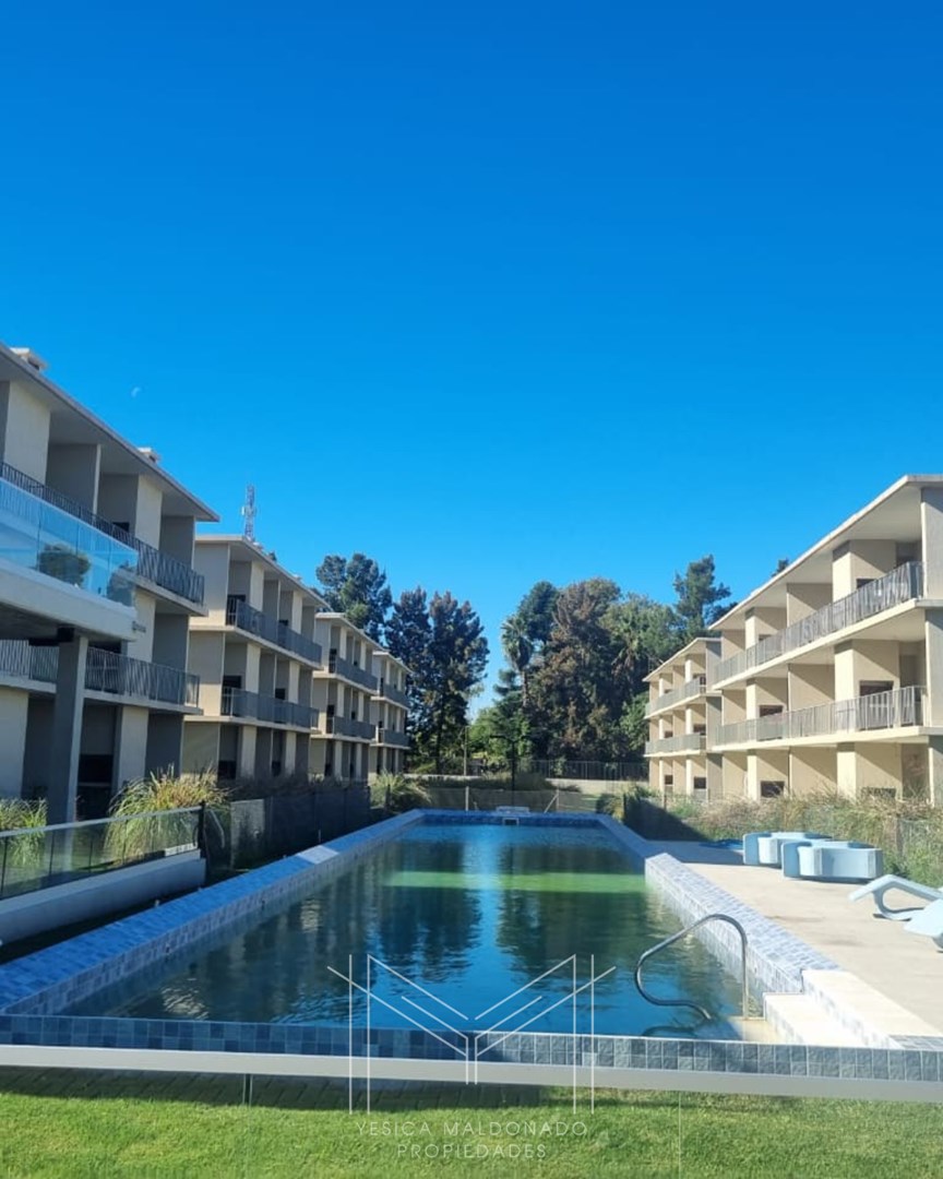 CHIC VILLAGE PILAR 1800