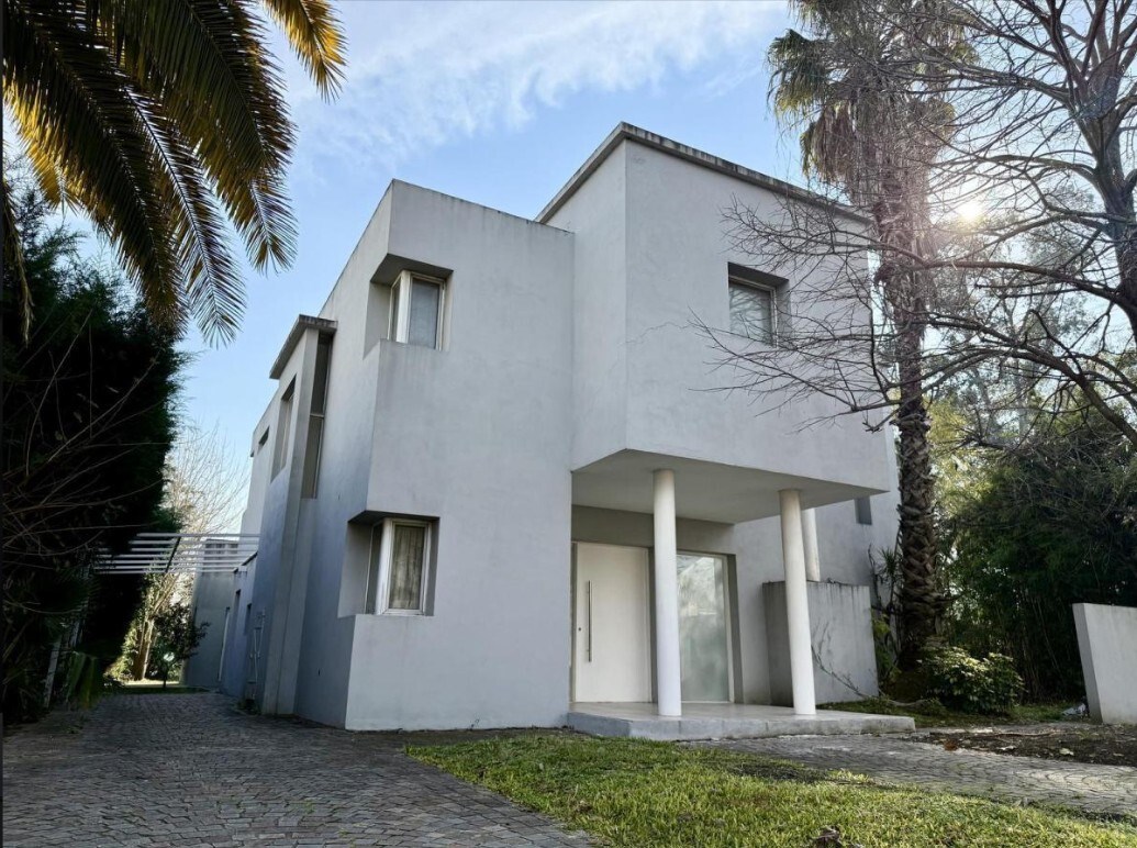 Villa Olivos 1100