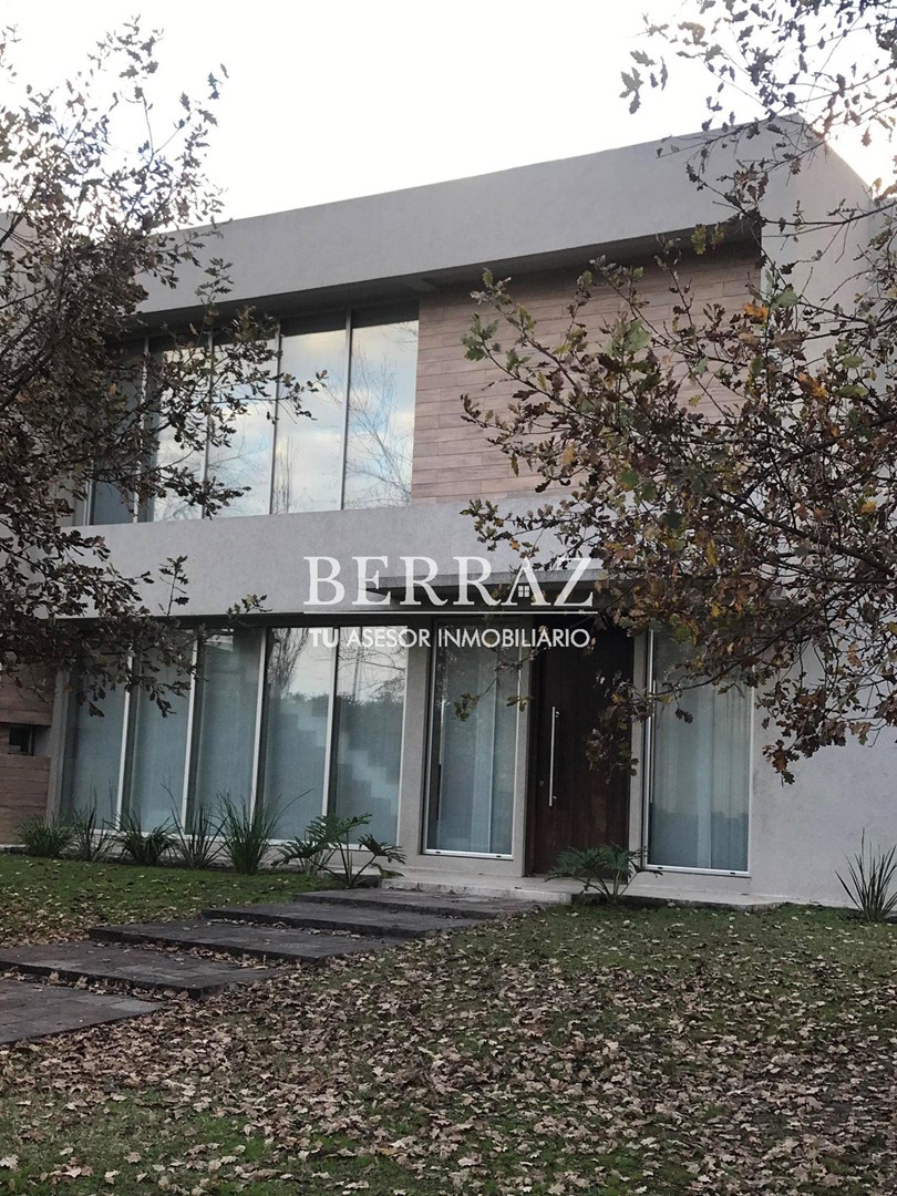 Casa venta 5 ambientes en Ayres De Pilar lote de 905,92 m2
