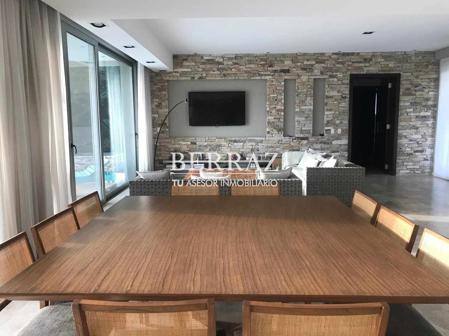 Casa venta 5 ambientes en Ayres De Pilar lote de 905,92 m2