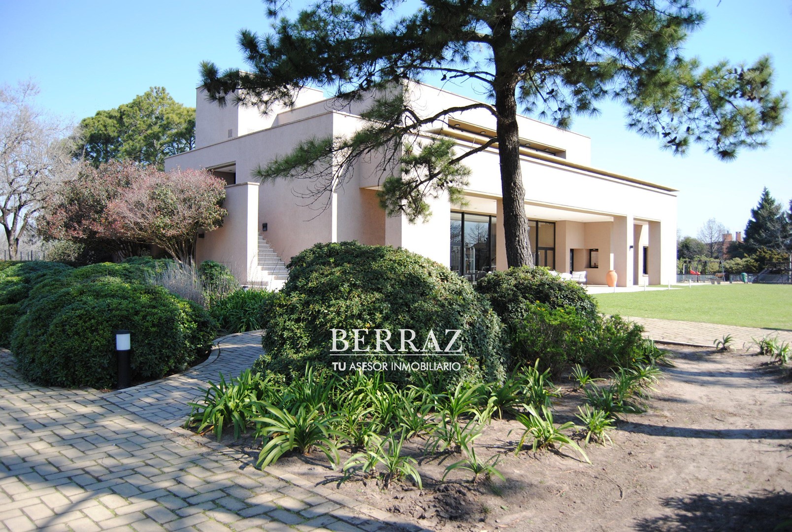 Casa venta 5 ambientes en Ayres De Pilar lote de 905,92 m2