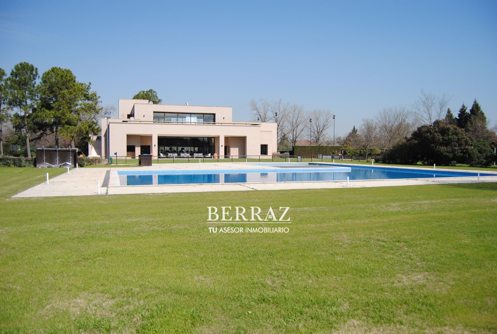 Casa venta 5 ambientes en Ayres De Pilar lote de 905,92 m2