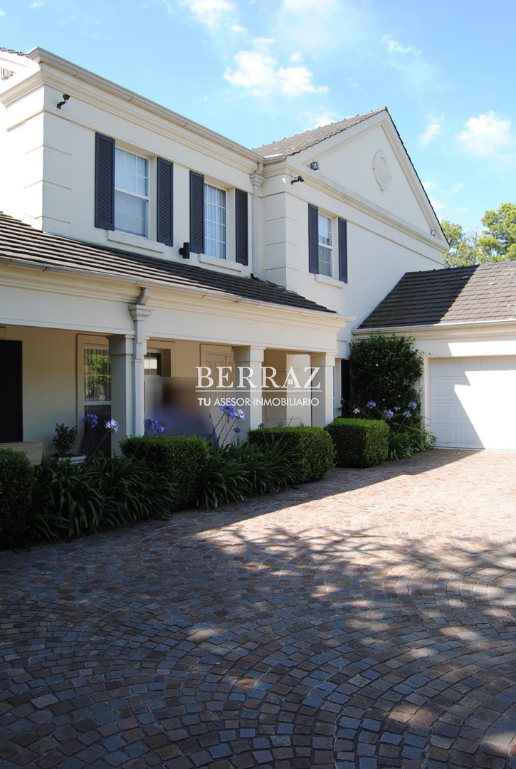 Casa venta 5 ambientes en La Lomada de Pilar lote de 1250 m2