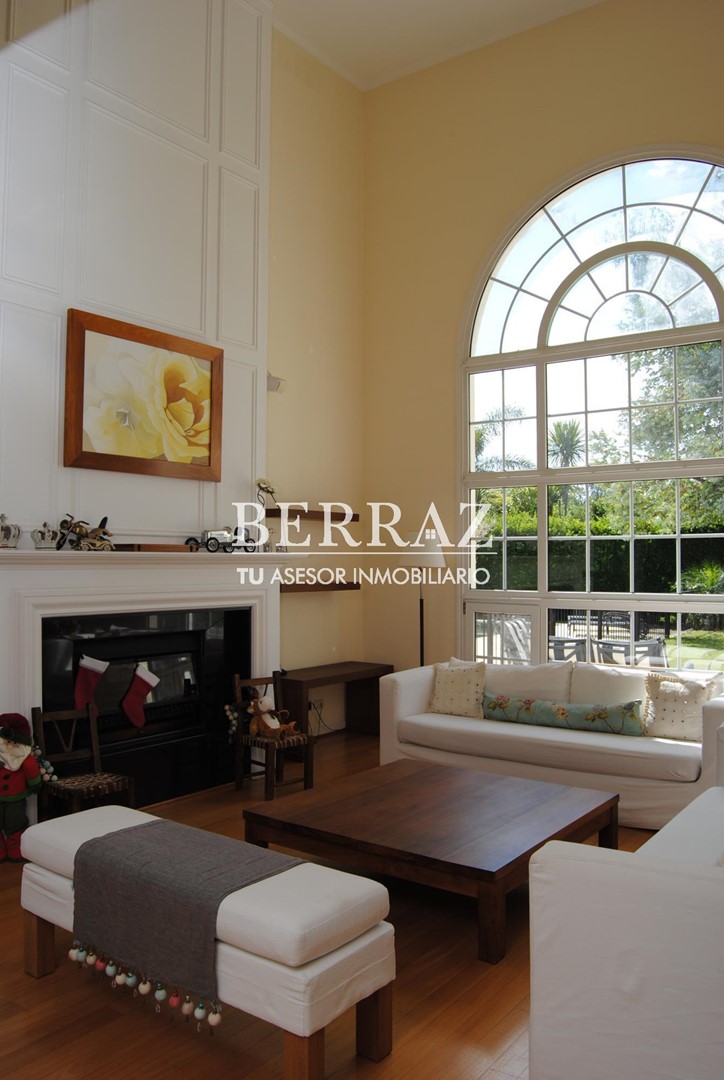 Casa venta 5 ambientes en La Lomada de Pilar lote de 1250 m2