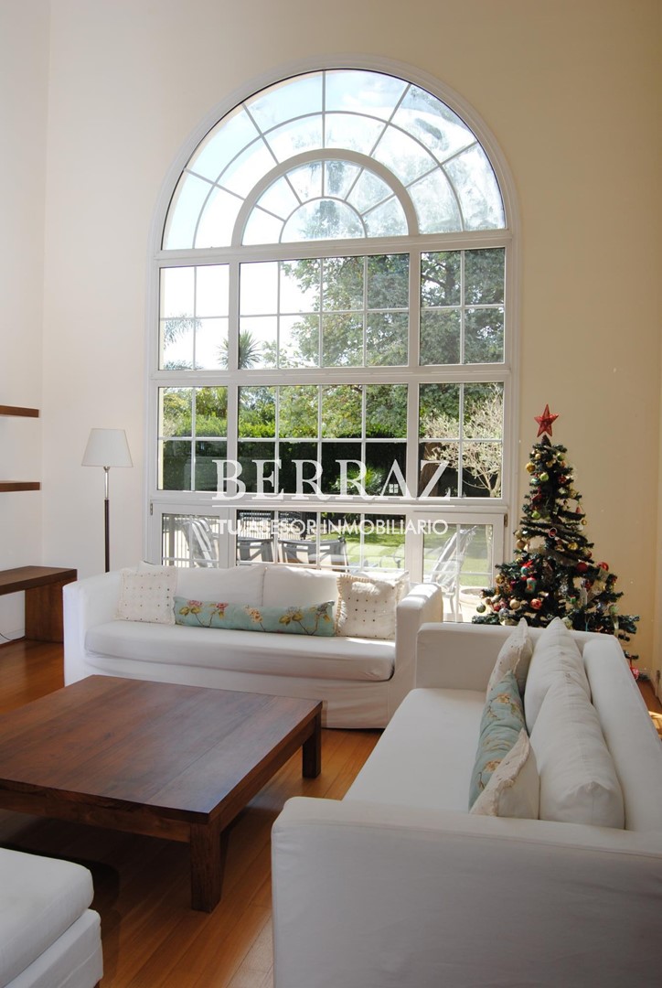 Casa venta 5 ambientes en La Lomada de Pilar lote de 1250 m2