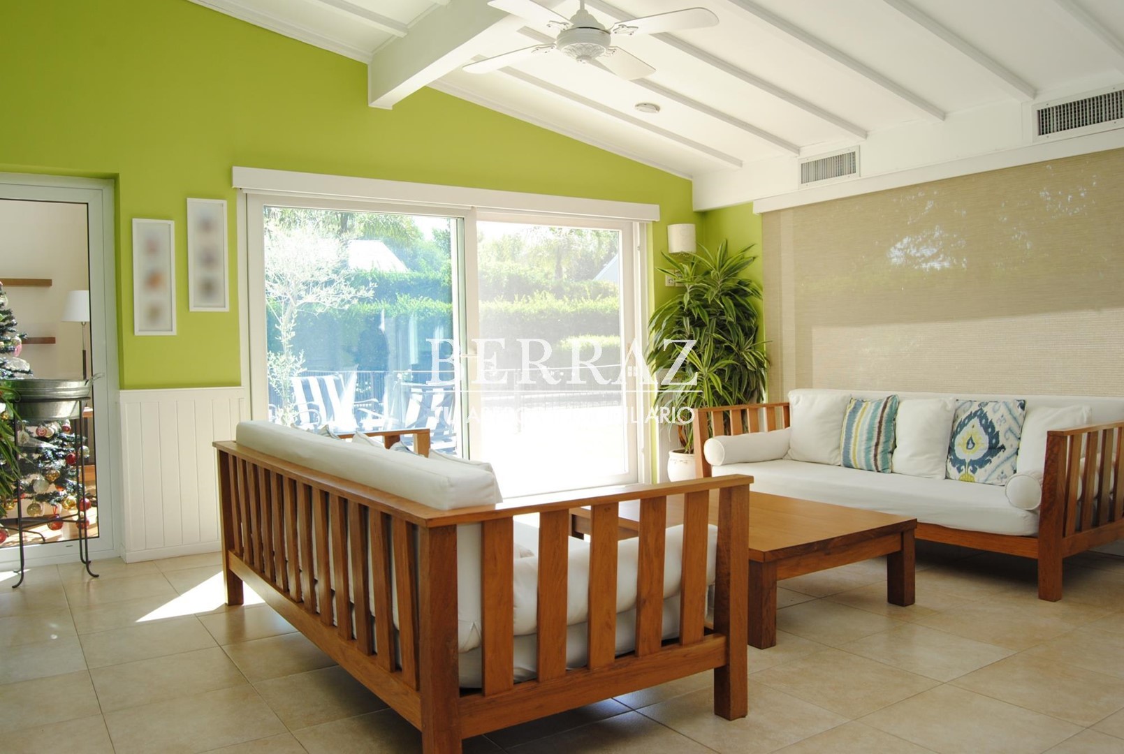 Casa venta 5 ambientes en La Lomada de Pilar lote de 1250 m2