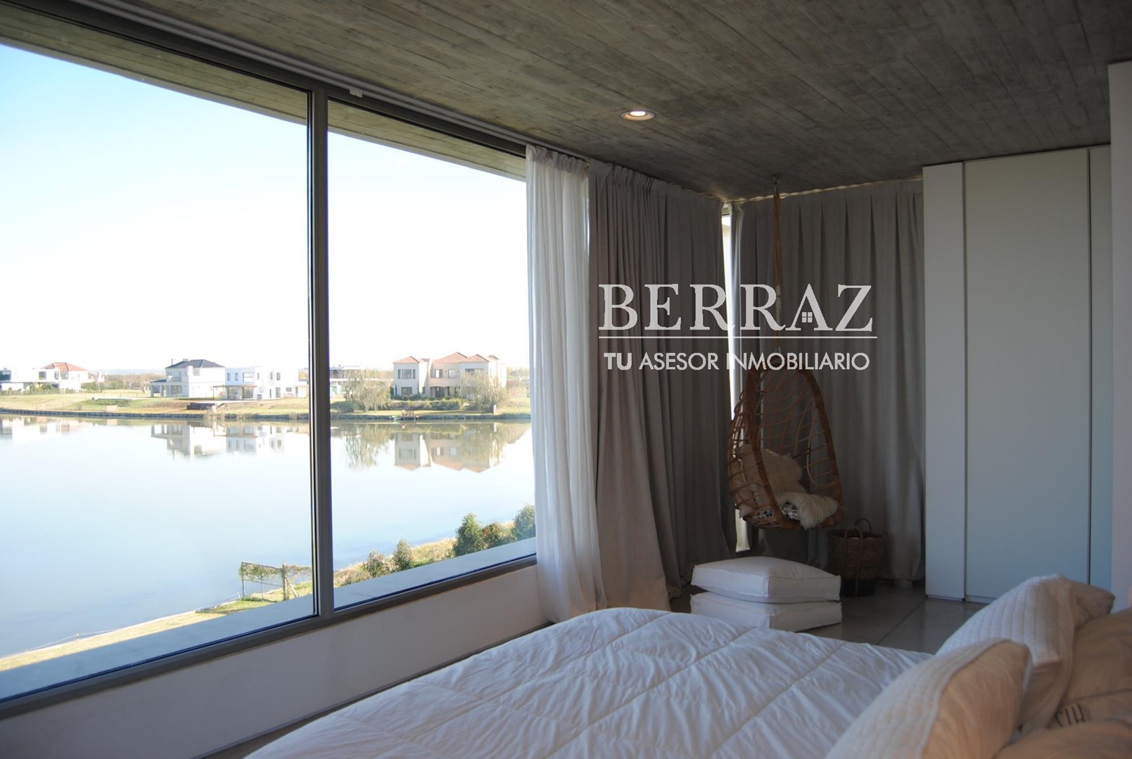 Casa venta al lago en Puertos Muelles Escobar lote de 982,28 m2 