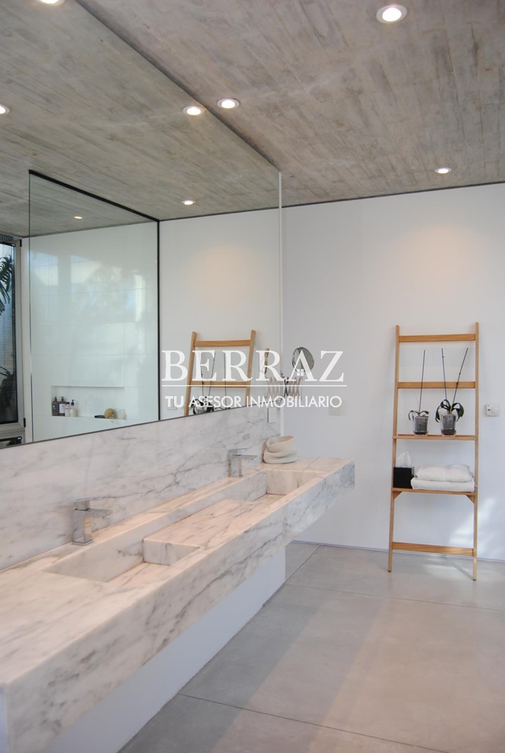 Casa venta al lago en Puertos Muelles Escobar lote de 982,28 m2 