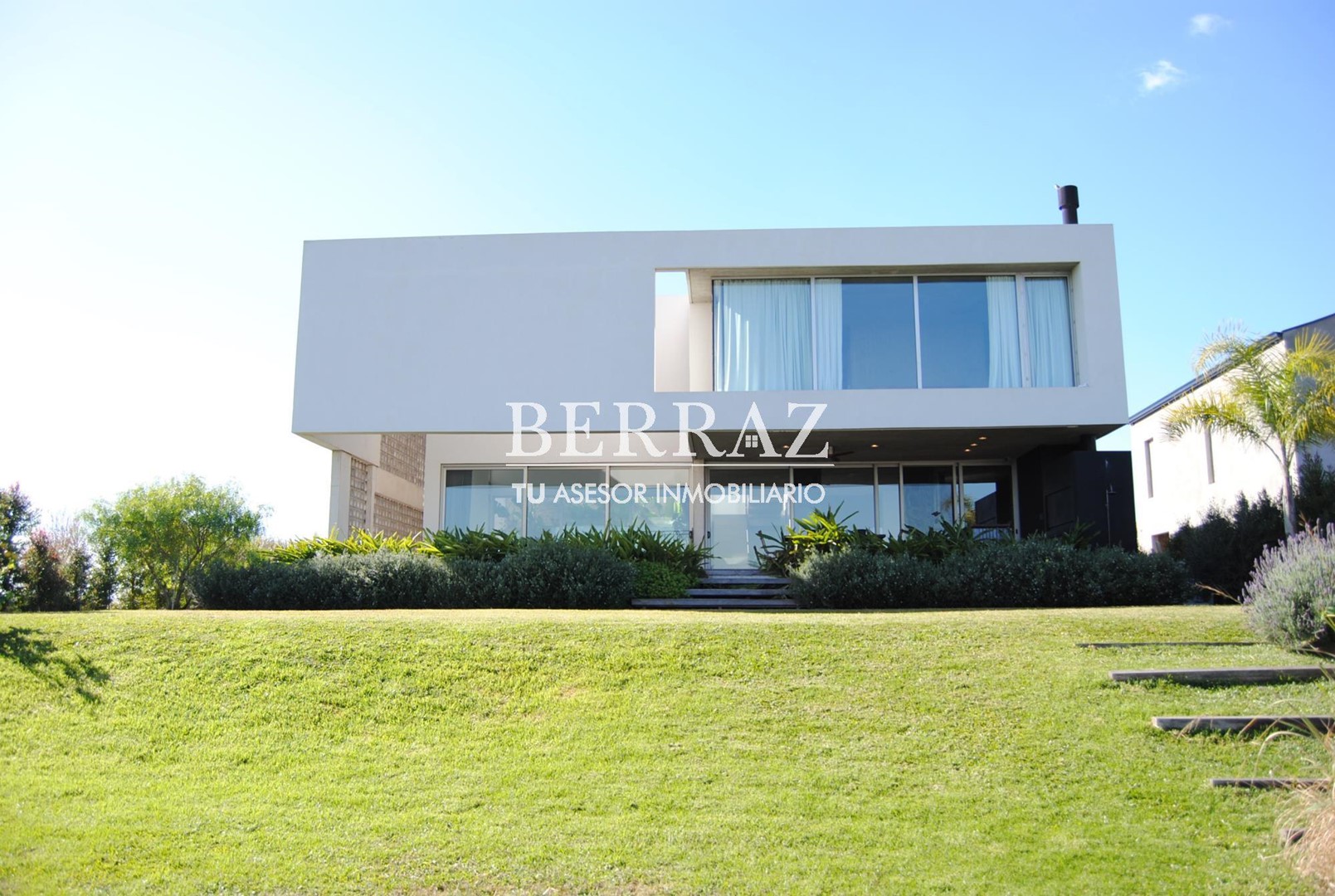 Casa venta al lago en Puertos Muelles Escobar lote de 982,28 m2 
