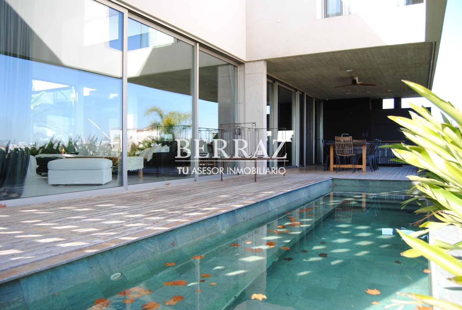 Casa venta al lago en Puertos Muelles Escobar lote de 982,28 m2 