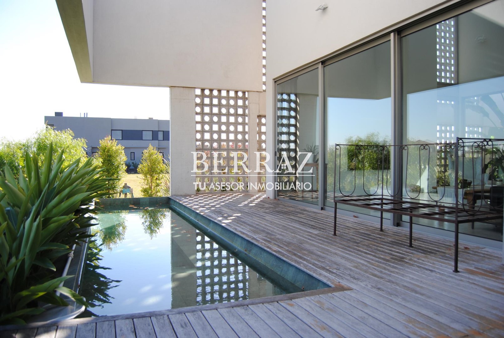 Casa venta al lago en Puertos Muelles Escobar lote de 982,28 m2 