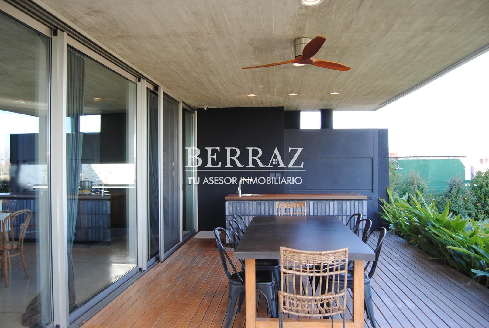 Casa venta al lago en Puertos Muelles Escobar lote de 982,28 m2 